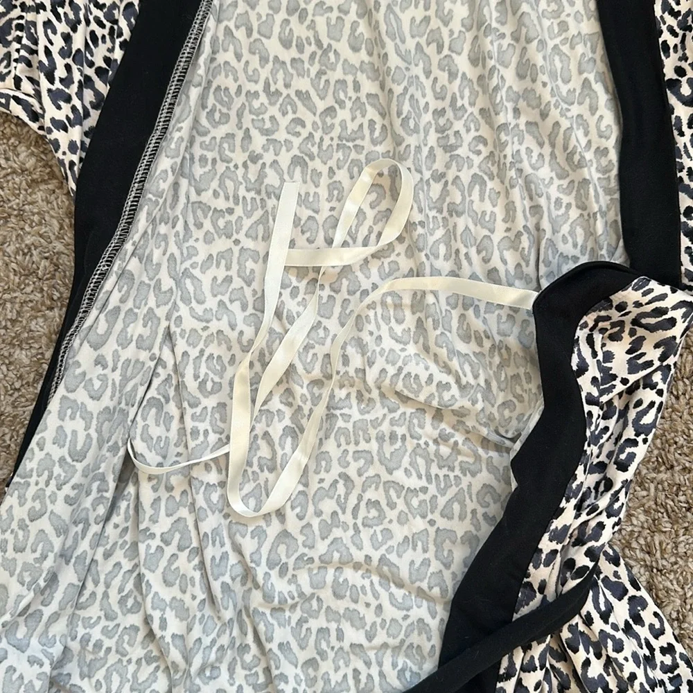 Leopard Print Robe - Picture 3 of 3